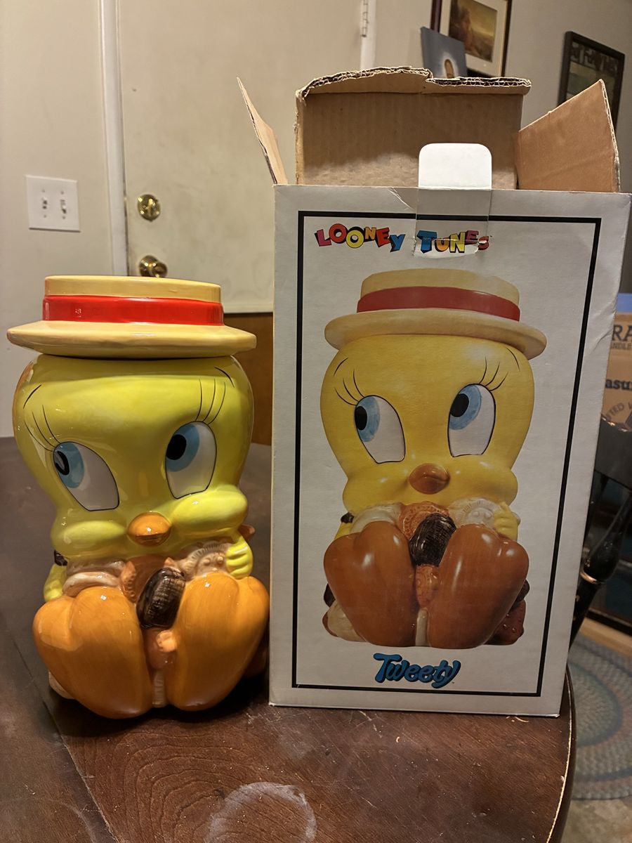 Vintage 1993 Looney Tunes Tweety Bird Ceramic Cookie Jar with Original Box - Warner Bros