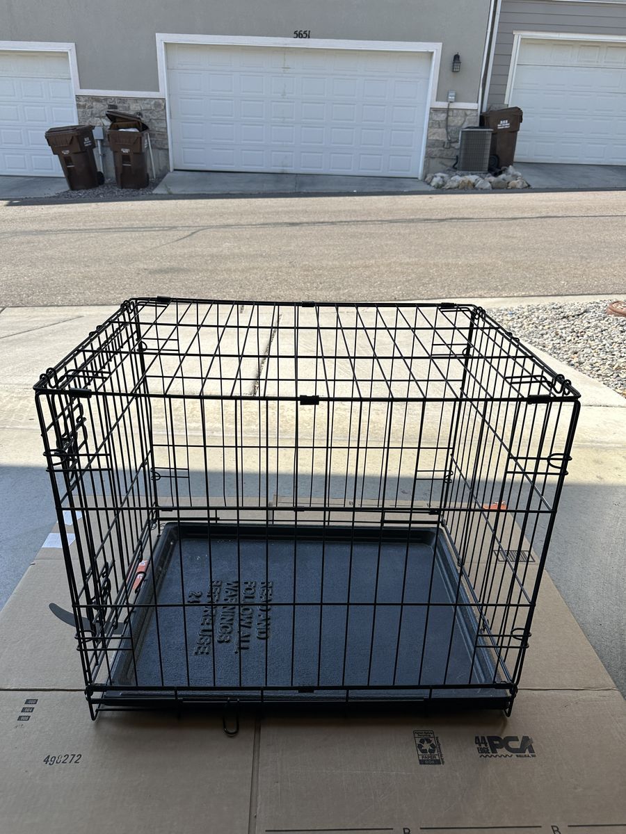 MidWest 24" Folding Wire Dog Crate Kennel w/ Removable Tray Black Small Pet