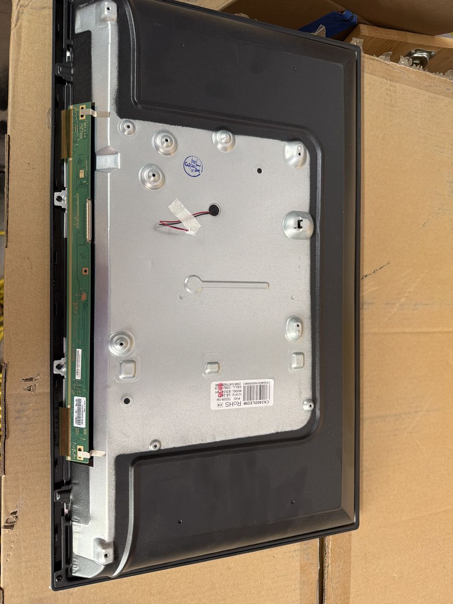 Free 40 tv screens (no power or comm boards)