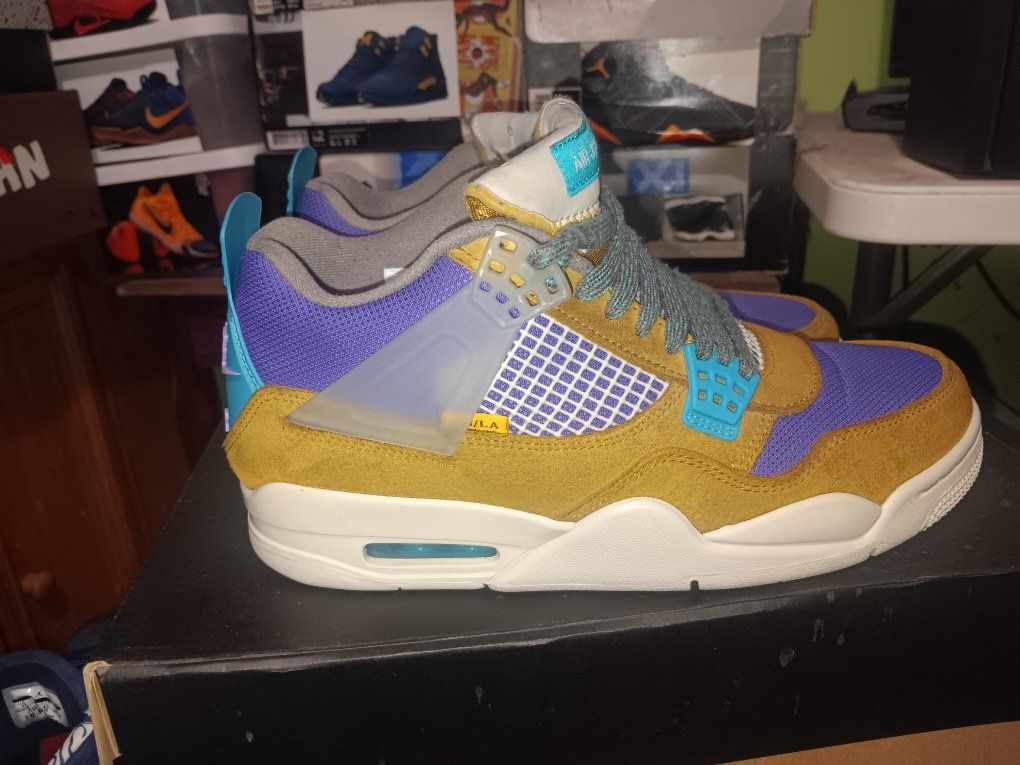 2021 Union x Air Jordan 4 Retro "Desert Moss"...