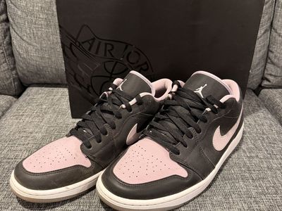 Air Jordan 1 Low SE "Iced Lilac" Black White Size 11 Used DV1309-051