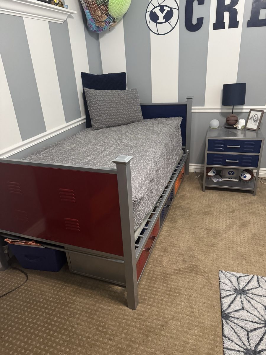 Locker Style Twin Bedroom Set!