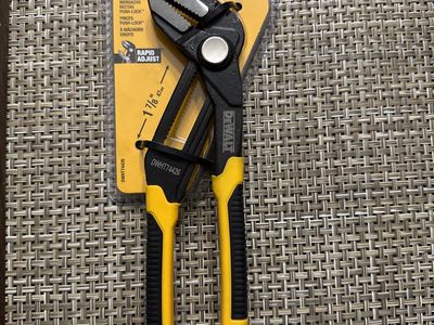 DeWalt Pliers 8