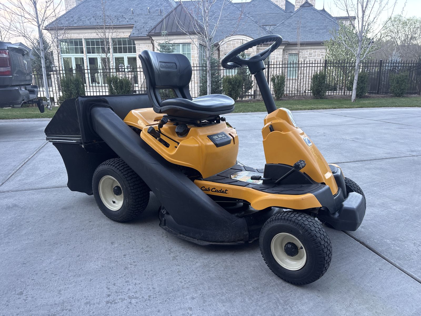 Cub Cadet CC30H Riding Lawn Mower