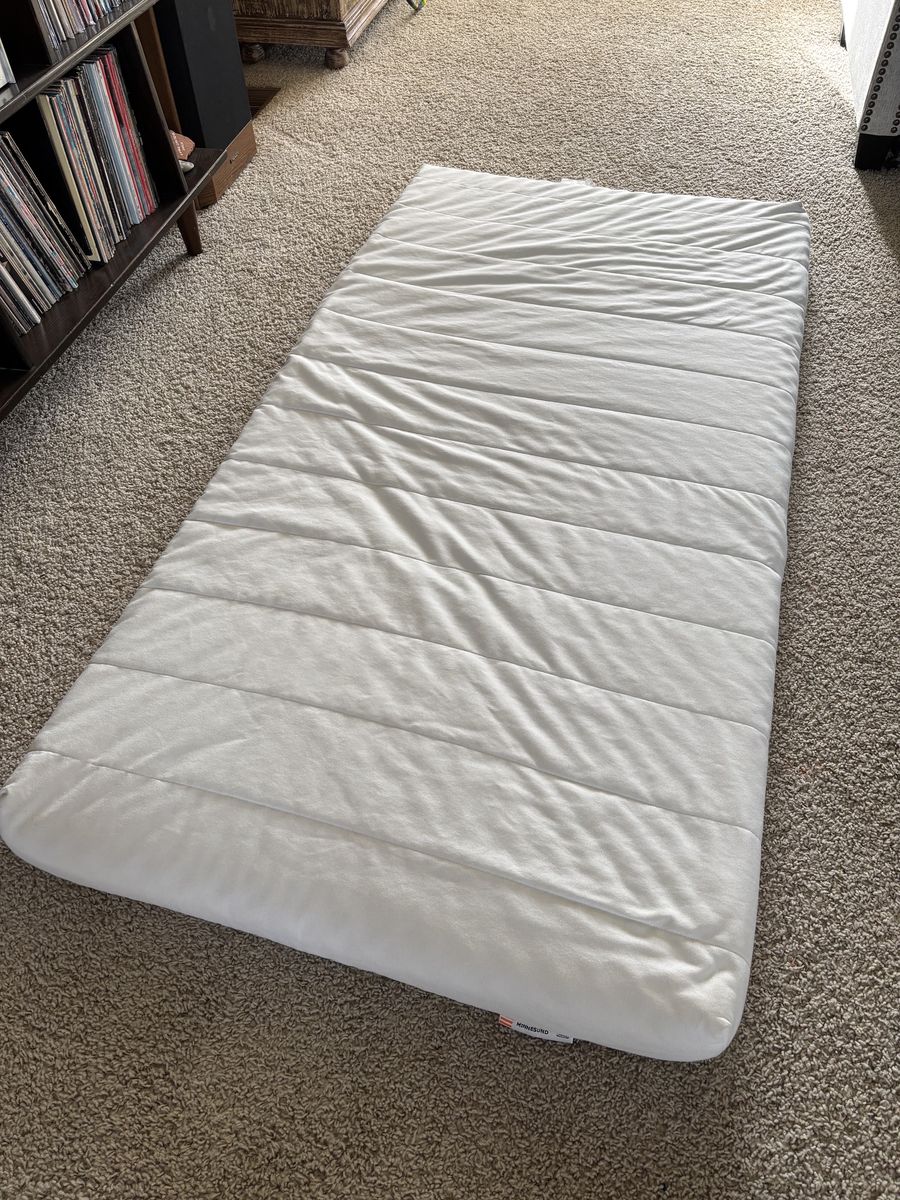 Twin Ikea Minnesund pad/mattress