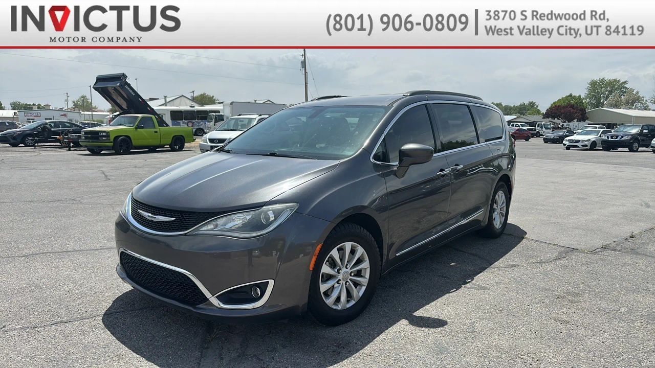 2017 Chrysler Pacifica Touring-L