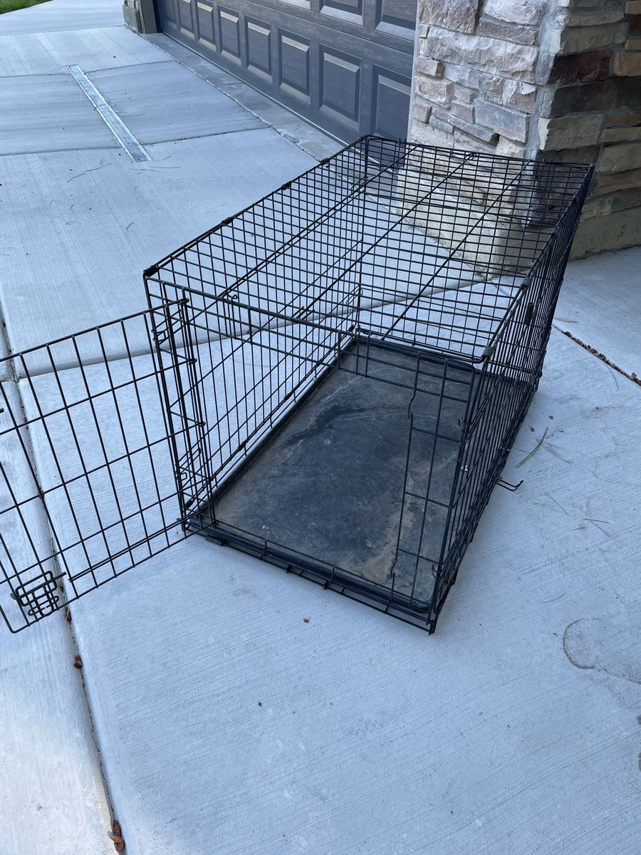 Large Black Wire Dog Crate Pet Kennel with Removable Tray - Foldable Design