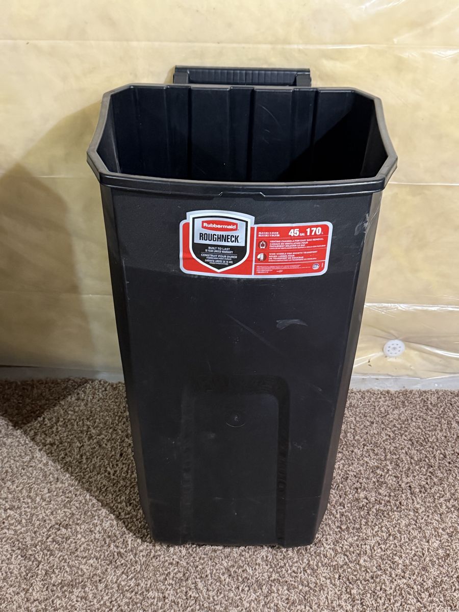 BRAND NEW (X3) Rubbermaid Roughneck 45 Gallon/170 L Black Heavy Duty Wheeled Trash Can