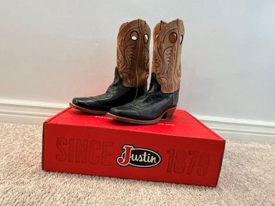 Justin Cowboy Boots Size 8.5 – USED