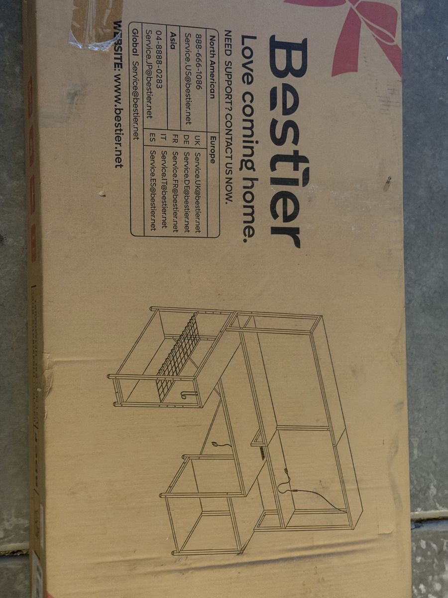 Corner desk