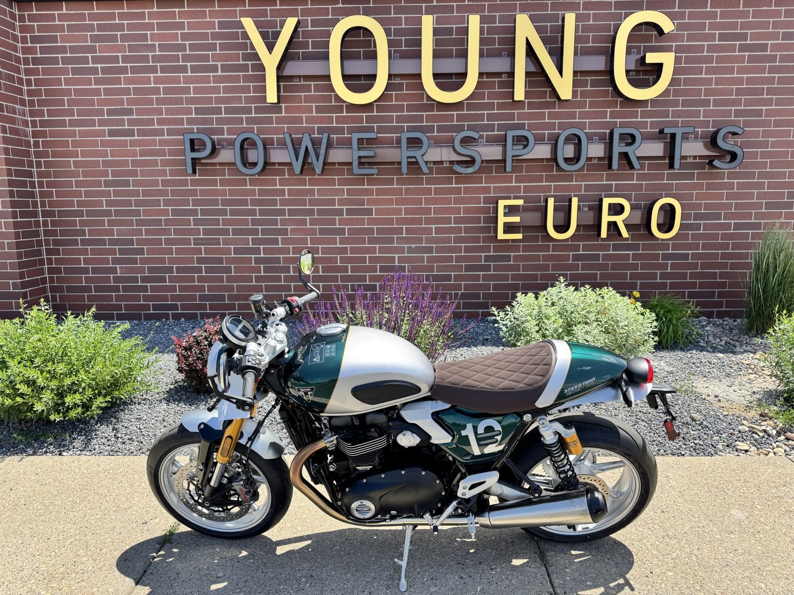 2027 Triumph SPEED TWIN 1200 CAFE RACER