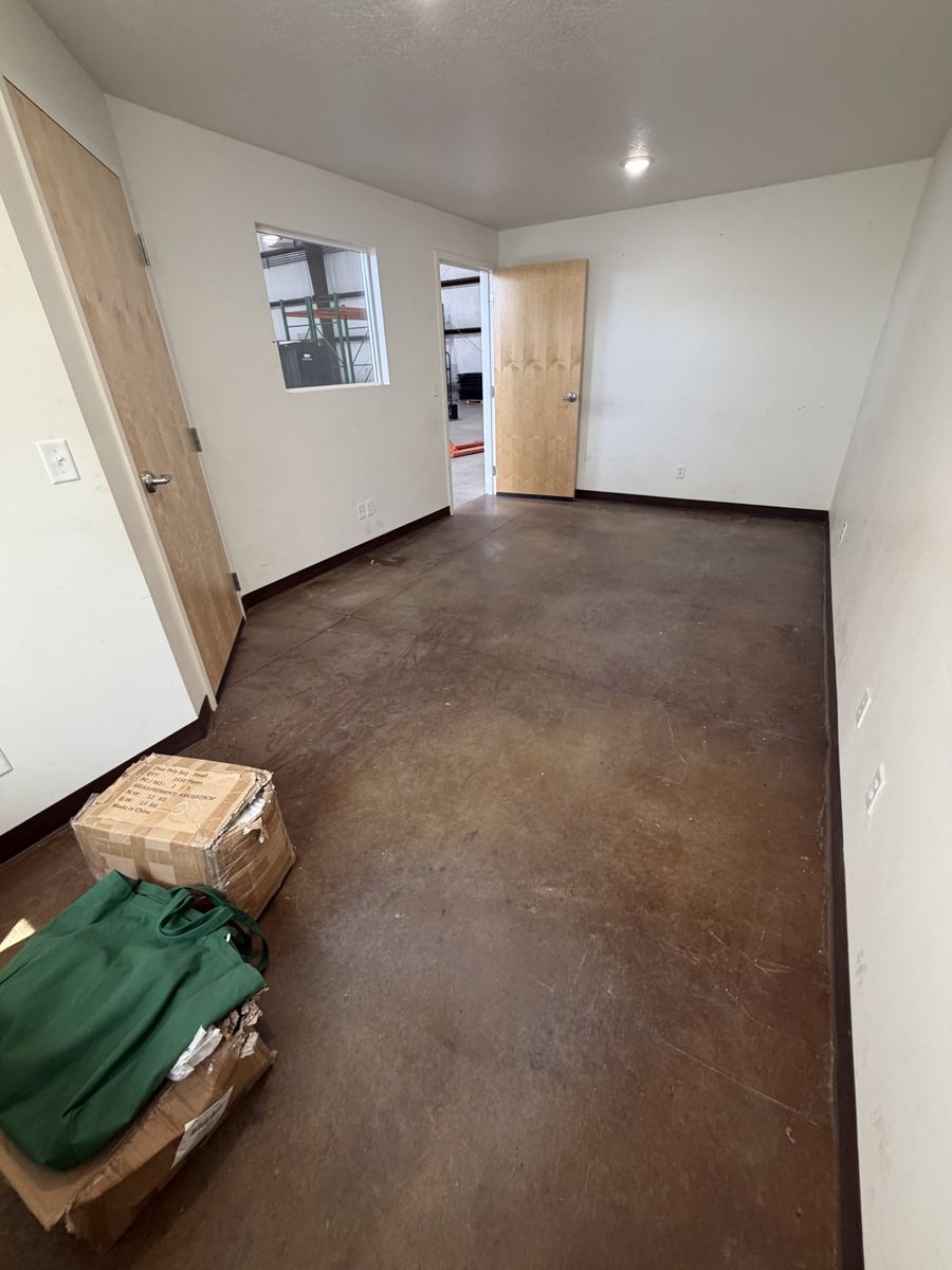 Main image 9