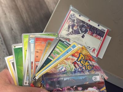 Abystyle Studio Naruto Shippuden Sakura Haruno Figure & Pokémon, Hockey Trading Card Lot- collections, buy sell trade