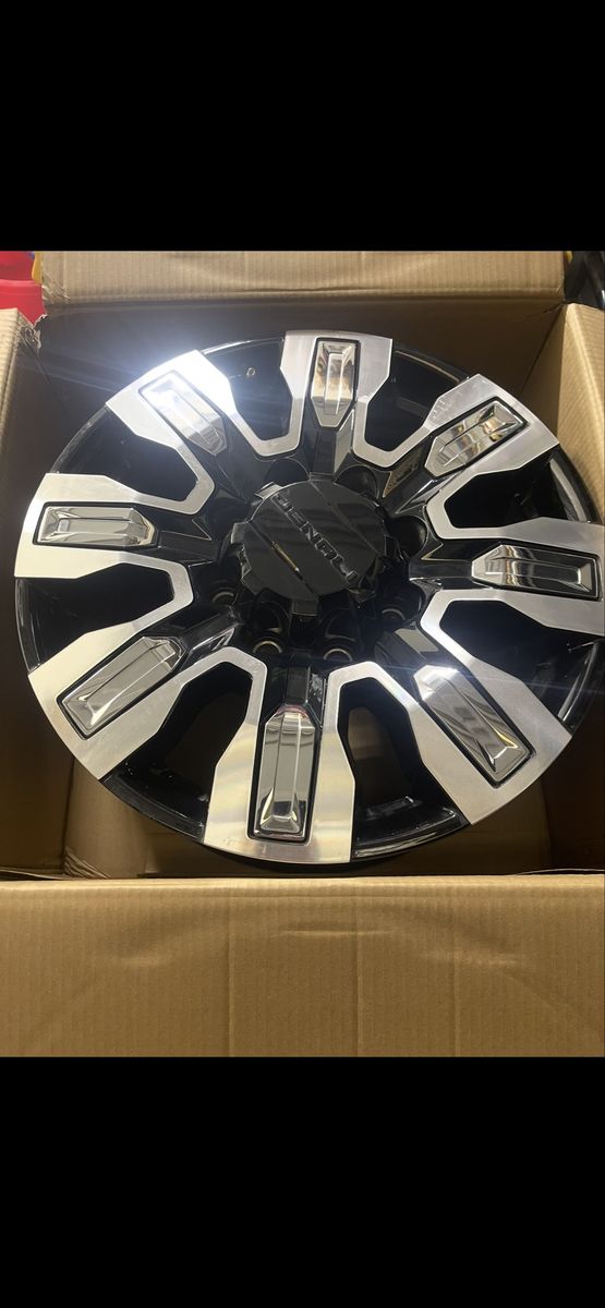 Gmc Denali OEM 20in Wheels