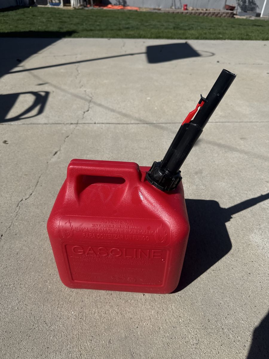 2 gallon gas container