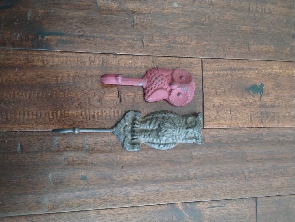 Cast Iron Owl Wall Hooks - Decorative Rustic Home Decor - Set of 2