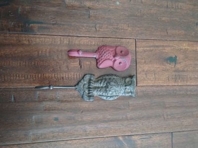 Cast Iron Owl Wall Hooks - Decorative Rustic Home Decor - Set of 2