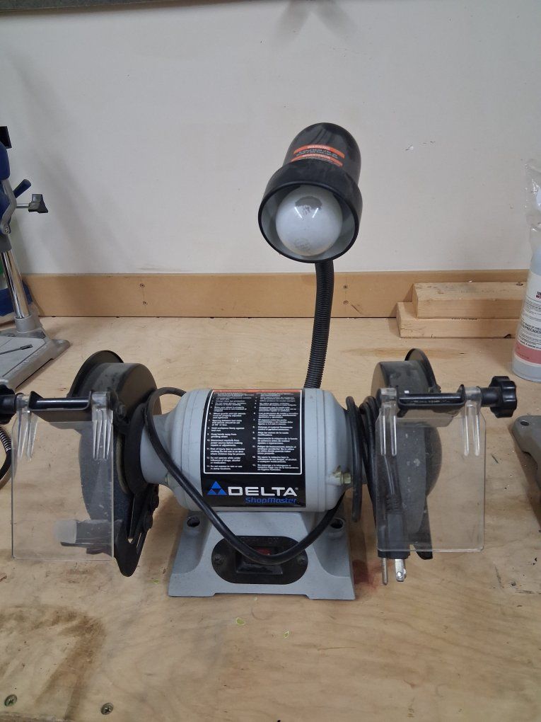 Delta ShopMaster GR150 6-Inch Bench Grinder with Work Light and Manual