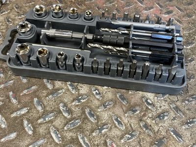 Power tools accessories kit