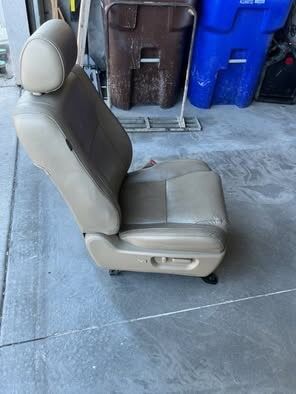 2008 Toyota Tundra Leather Passenger Seat