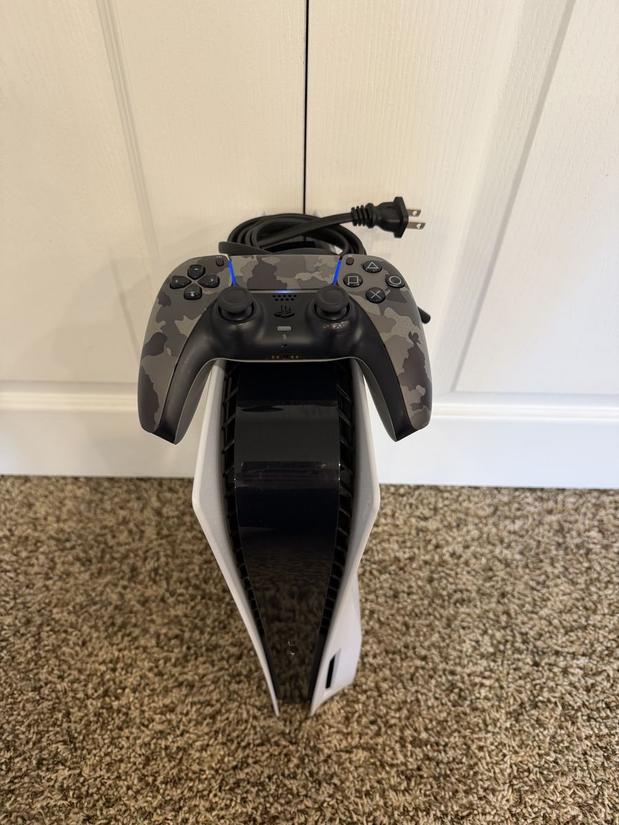 PS5 and Camo
