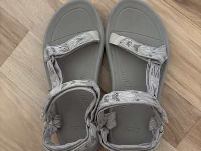 Women's Teva Sandals Size 10