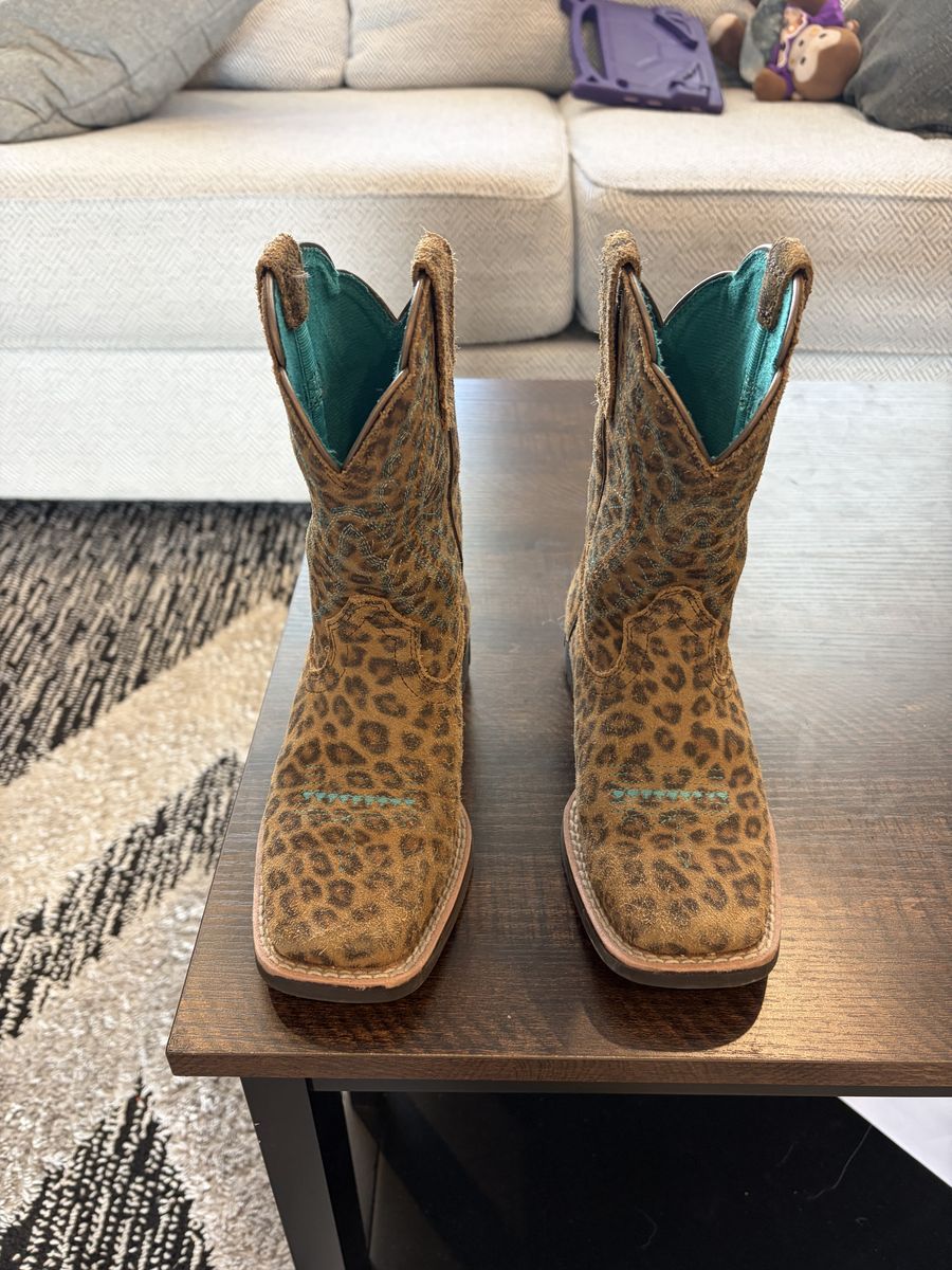 11.5 girls ariat boots