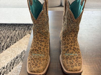 11.5 girls ariat boots