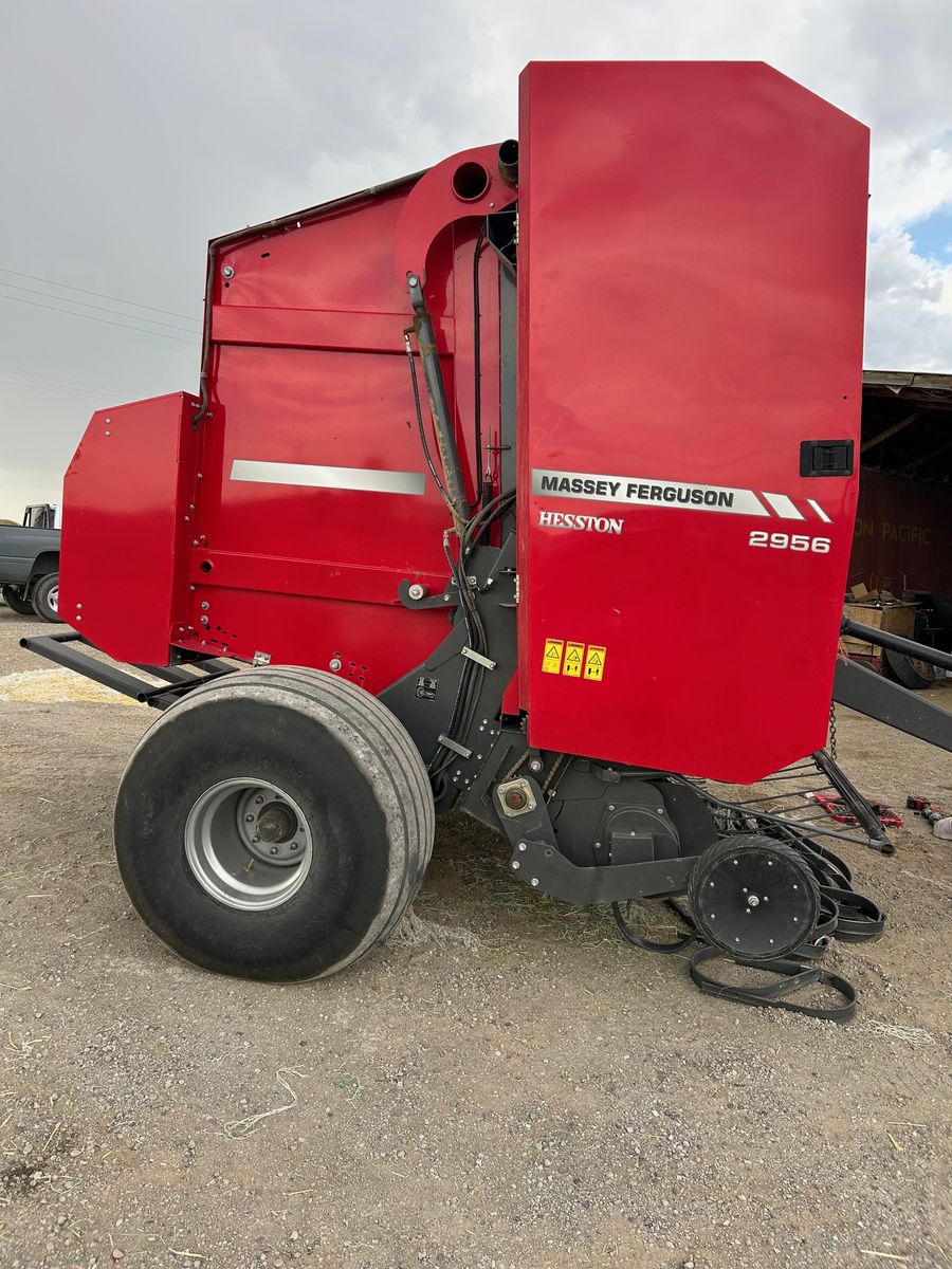 2022 Massey 2956 Round Baler