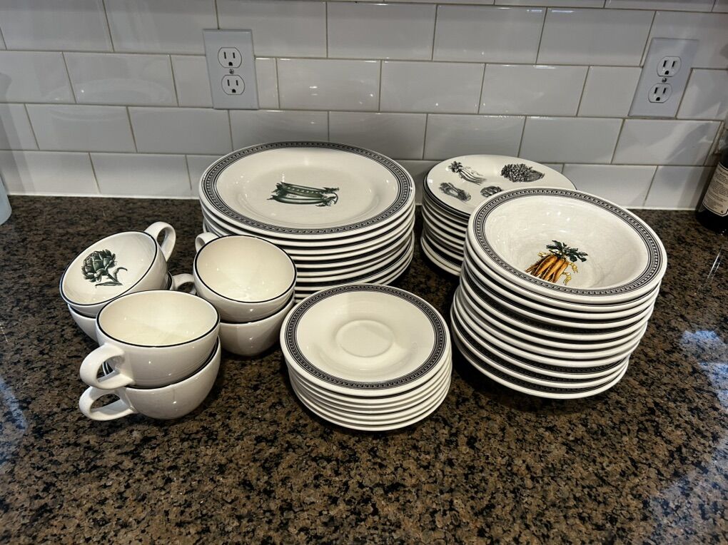 Pfaltzgraff Farmers Market mixed Dishes