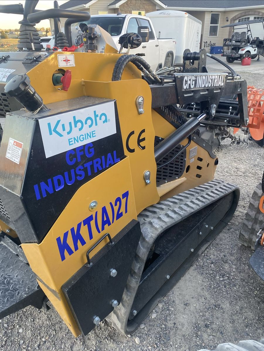 CFG Industrial KKT(A)27 Mini Skid Steer with Kubota Engine - Compact Track Loader