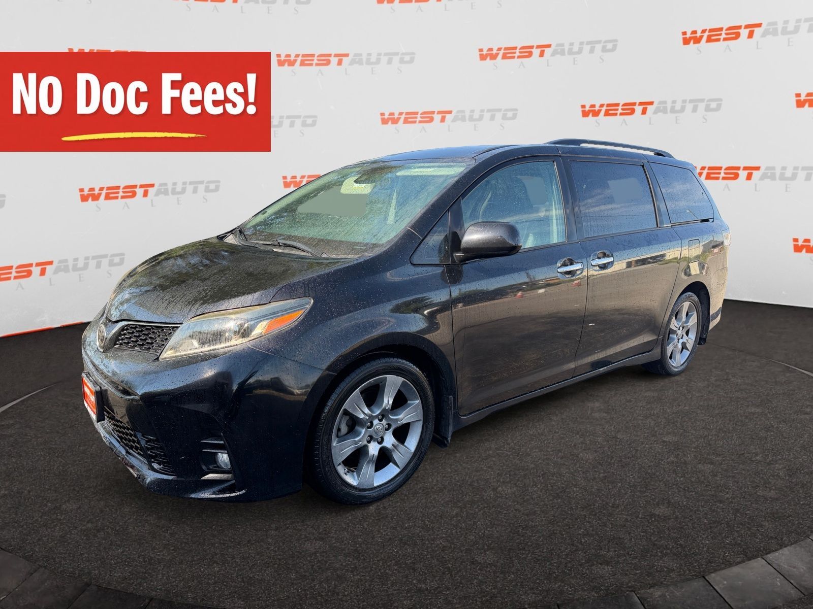 2019 Toyota Sienna SE 8-Passenger