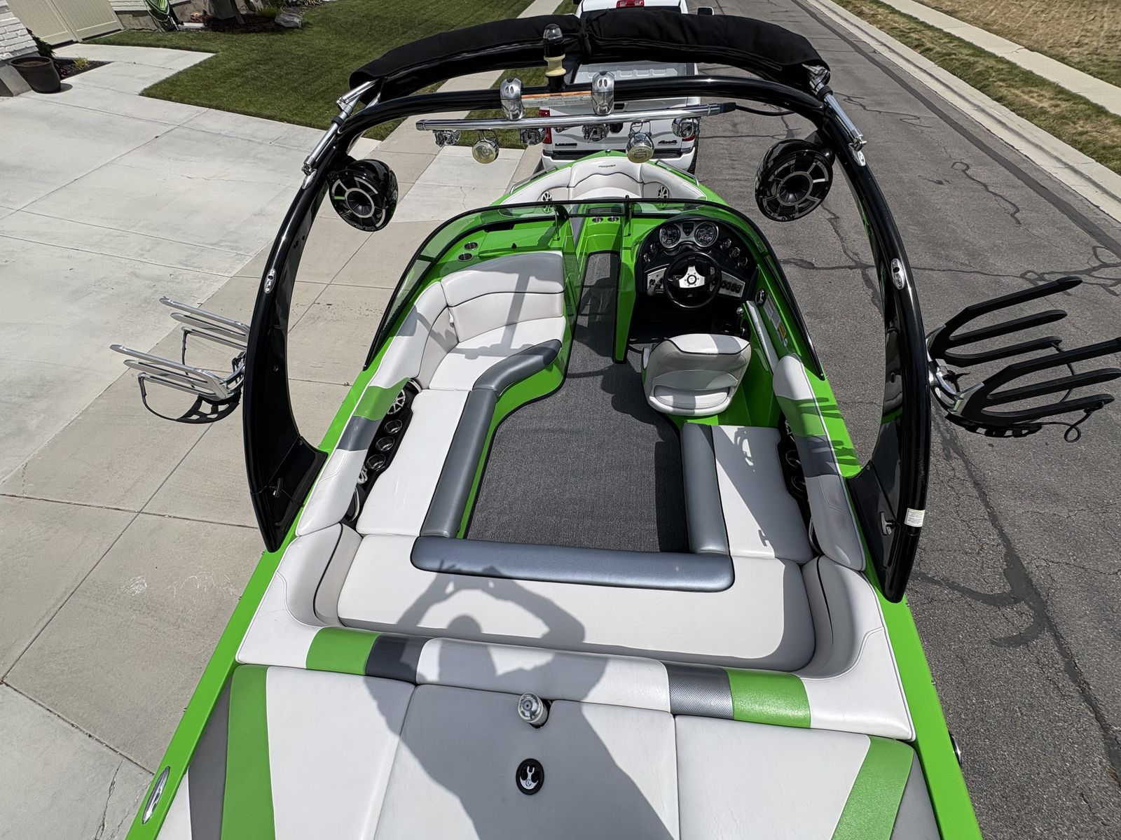 2012 MOOMBA MOBIUS LSV SK 22'