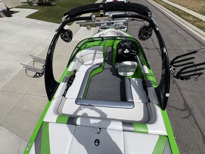 2012 MOOMBA MOBIUS LSV SK 22'