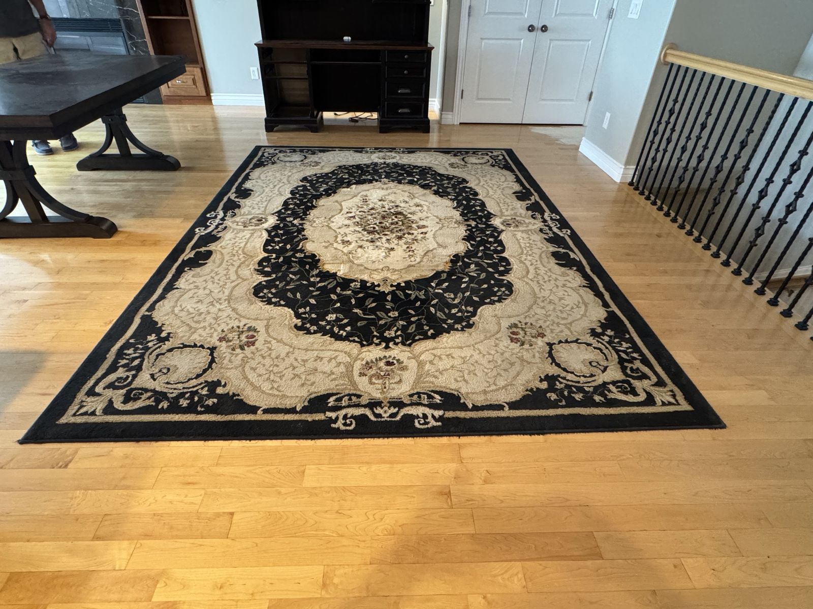 Large 8x11 Traditional Oriental Floral Area Rug - Black & Beige