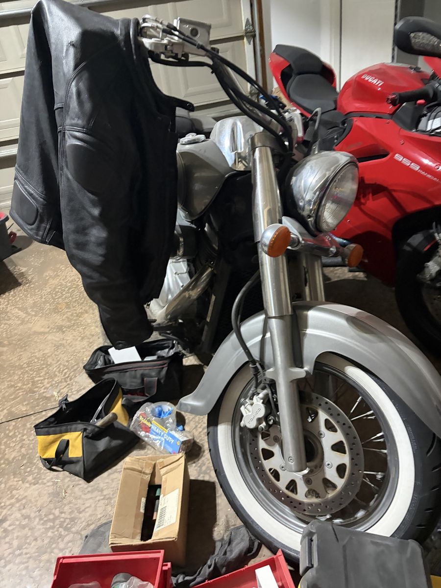 Suzuki Volusia 800 Cruiser Motorcycle