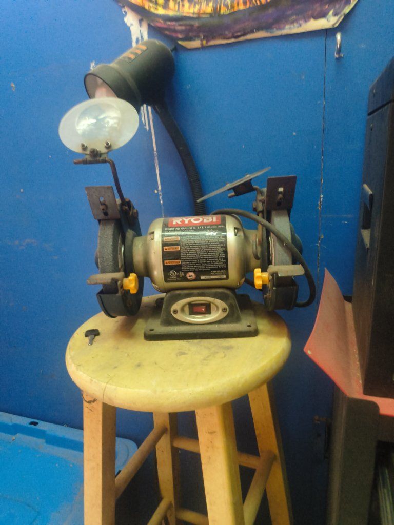 RYOBI 6" Bench Grinder w/ Work Light - Model BGL618