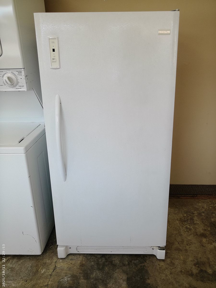 14 cubic foot Upright Freezer~Frost Free~90 Day guarantee