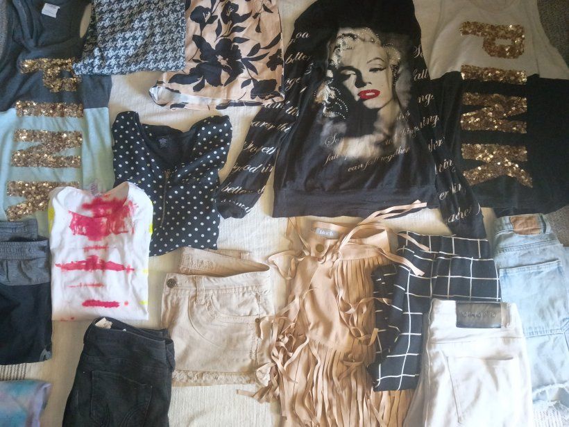 Huge Bundle of women's clothes 
***.     TODAY ONLY !!!     ***