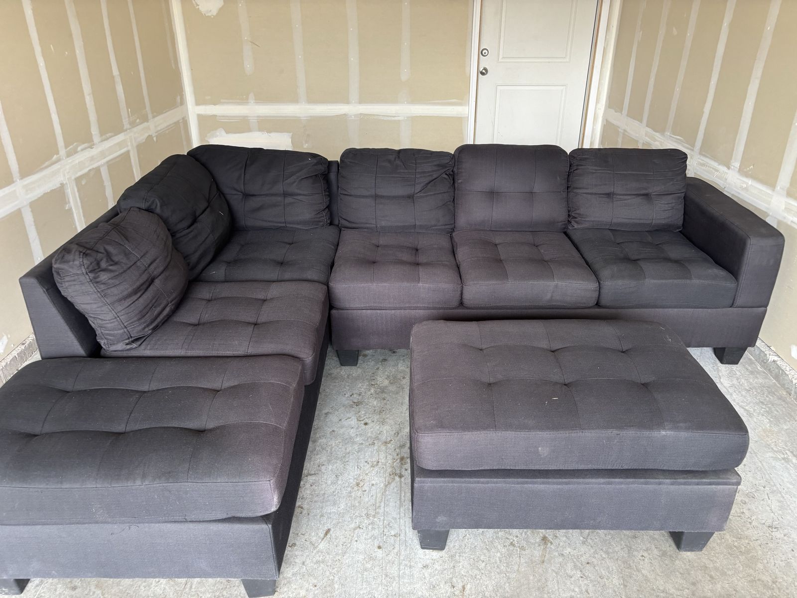 Stylish Black Sectional Sofa Couch with Storage Ottoman - Tufted, Modular Design