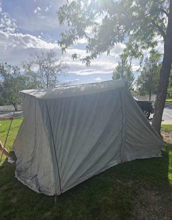 Vintage Springbar Screen House