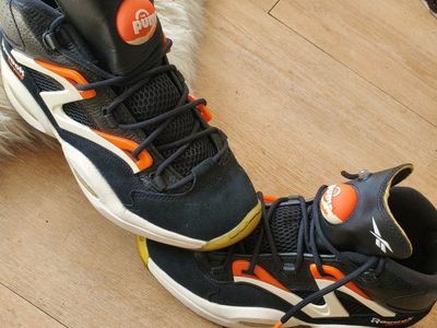 Reebok The Pump Omni Zone II Basketball Shoes Men's Size 10 Black/Orange/White