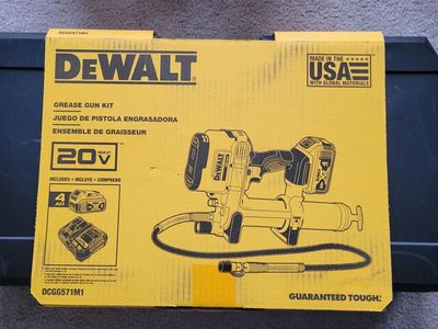 Brand new DeWalt Grease Gun (DCGG571M1)