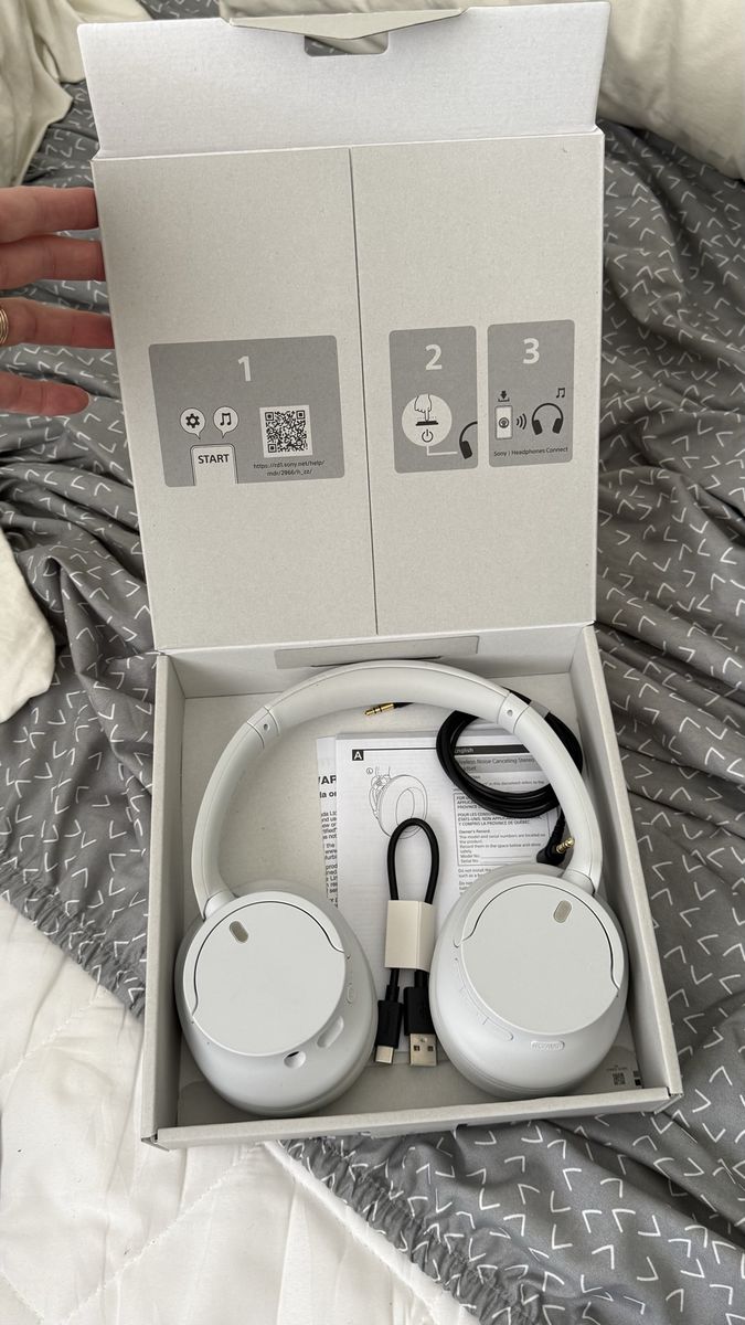 Sony Wireless Headphones BARELY used