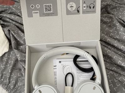 Sony Wireless Headphones BARELY used