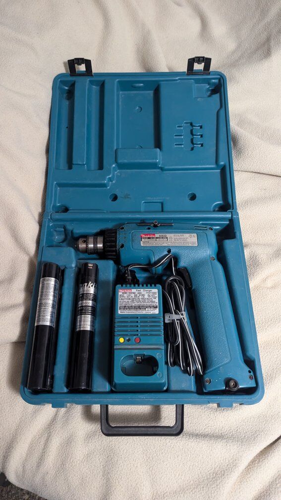 Excellent condition Makita Cordless drill *Vintage