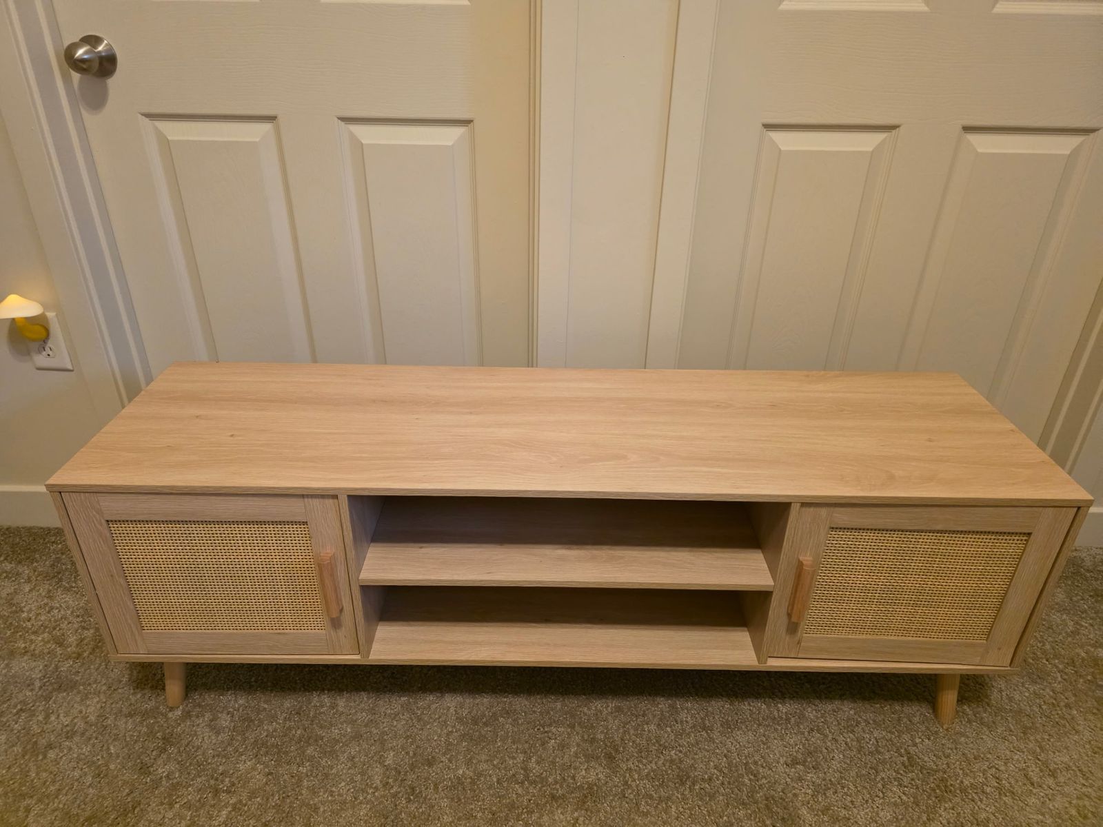 TV Stand / Media Console – Excellent Condition