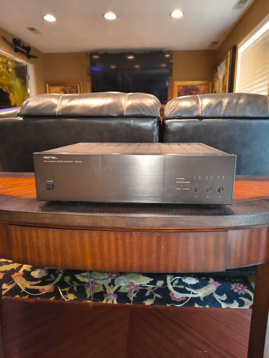 Rotel RB 976 6 channel amp AB