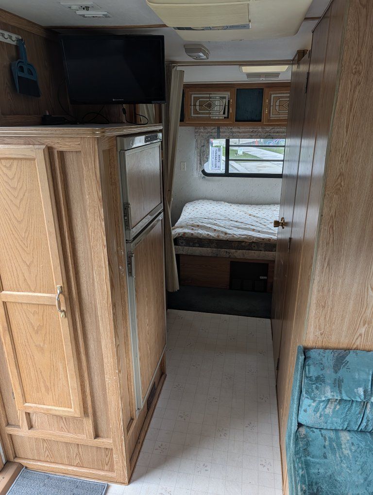 Main image 6