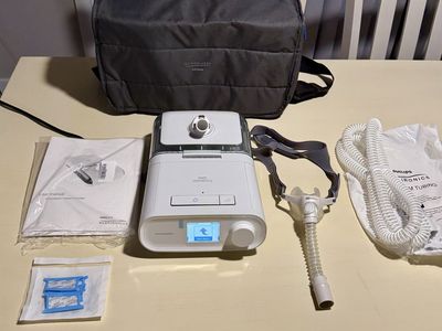 Philips Respironics DreamStation CPAP + Air Mask & Headgear + Heated Humidifier (Retail: $1799)